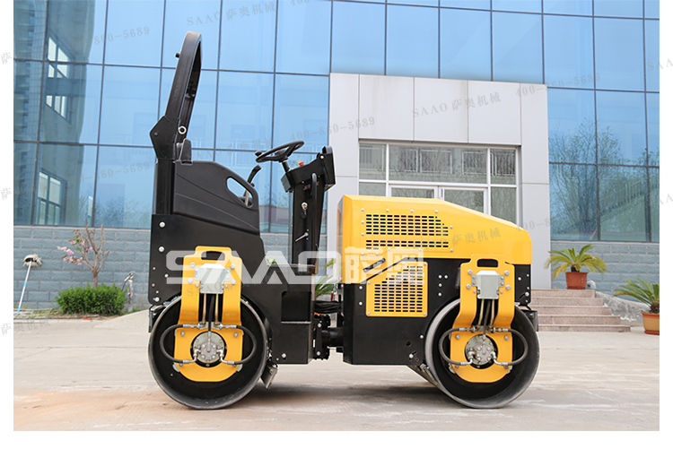 小型壓路機(jī)壓實(shí)操作應(yīng)遵循先輕厚重、先慢后快原則
