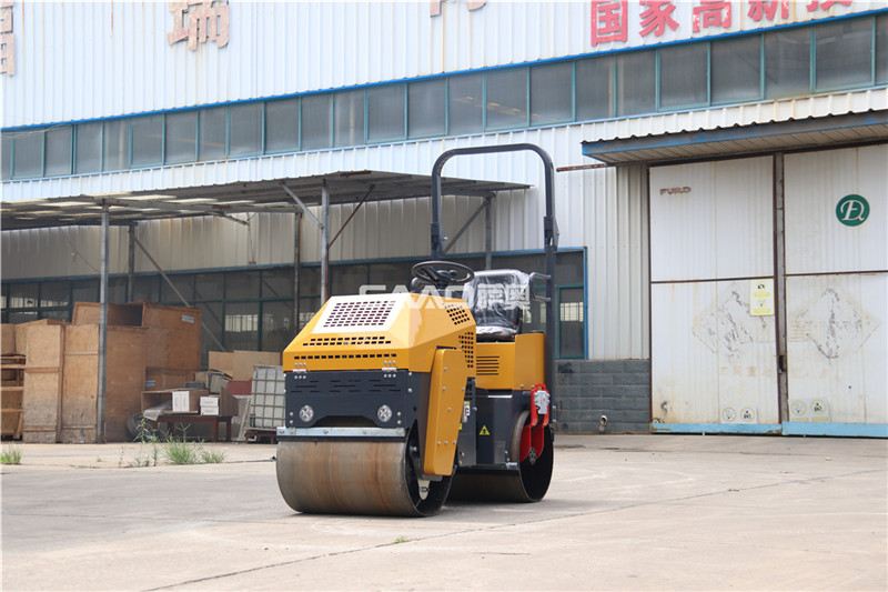 我們可以在哪些施工場地上看到小型壓路機(jī)？