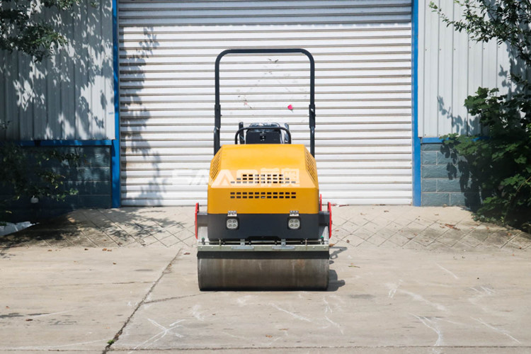 不容錯(cuò)過的技術(shù)干貨——小型壓路機(jī)平安?？考记?>
                            <p class="mui-ellipsis news-name">不容錯(cuò)過的技術(shù)干貨——小型壓路機(jī)平安?？考记?/p>
                            <p class="zxx_text_overflow news-text">小型壓路機(jī)在工程機(jī)械中屬于道路設(shè)備的范疇，廣泛用于高等級(jí)公路、鐵路、機(jī)場跑道、大壩、體育場等大型工程項(xiàng)目的填方壓實(shí)作業(yè)，可以碾壓沙性、半黏性及黏性土壤、路基穩(wěn)定土及瀝青混凝土路面層。那么大家對(duì)該設(shè)備操作有多少的了解呢？接下來就為大家分享介紹一下小型壓路機(jī)?？考记桑Ｍ麑?duì)大家更好地使用壓路機(jī)設(shè)備有所幫助。</p>
                        </a>
                    </li>
                    
                </ul>
            </div>
            <!-- 分頁器 -->
            <div   id="obrc8nu"   class="page-list">
                

<ul id="AspNetPager1" class="AspNetPager">
<li id="4wmopic"    class="PrevNextpage"><a href="/nlist-1-27" style="margin-right:5px;">上一頁</a></li><li><a href="/nlist-1-20" style="margin-right:5px;">...</a></li><li><a href="/nlist-1-31" style="margin-right:5px;">...</a></li><li id="xbyrokf"    class="PrevNextpage"><a href="/nlist-1-29" style="margin-right:5px;">下一頁</a></li>  <input type="text" value="28" name="AspNetPager1_input" id="AspNetPager1_input" onkeydown="ANP_keydown(event,